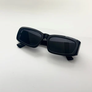 Balenciaga solglasögon  - balenci shades .. pris går o diskutera 