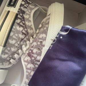 Dior skor - Ej använt, medför dustbag och låda. 