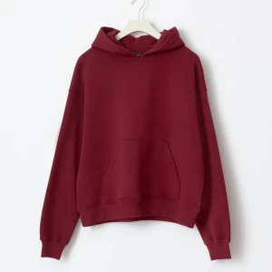 Vinröd hoodie  - Supersnygg och skön hoodie ifrån Gina. Använd väldigt fåtal gånger och säljer pågrund av den tyvärr inte kommer till användning. Nypris 360kr