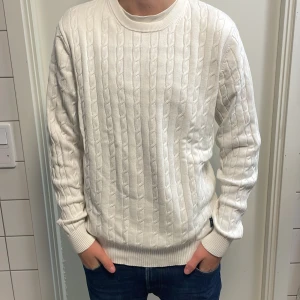 Stickad bondelid tröja - Säljer denna feta bondelid tröjan för endast 199kr nypriset ligger runt 800kr skick 9/10  Mvh luxury 