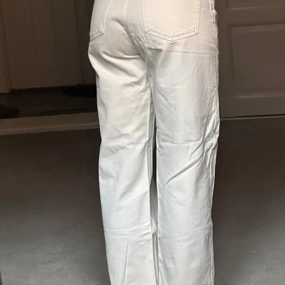 Endast testade. Strl 40, bra längd på mig (178cm).. Jeans & Byxor.