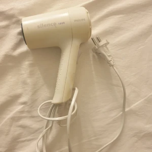 Hårtorkare - Philips Silence 1000 Hårtork liten funkar att ta med sig. Säljs för 100