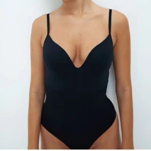 Slutsåld hm body - Slutsåld hm body , aldrig använd och lapparna sitter kvar