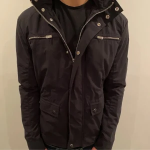 Field jacka - En fräsch Field jacka i 9/10 skick, inga defekter hör av dig vid funderingar!