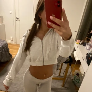 Magtröja kofta - Helt ny skick, oandvänd.