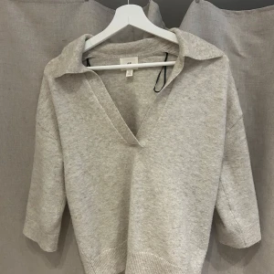 Trekvartsärmad tröja❤️ - Trekvartsärmad stickad tröja från H&M! Är använd men fortfarande fin. Skriv för fler bilder❤️
