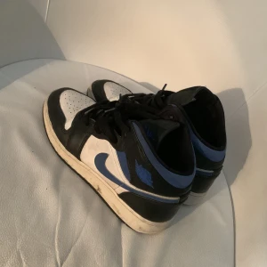 Jordans - Storlek 39 passar också 37 och 40