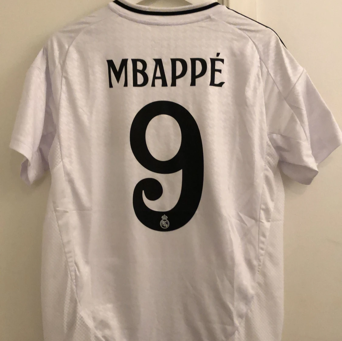 Real Madrid tröja med mbappe 9
