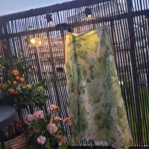 Sommarkjol - Sommarkjol. Liten i storleken. Frakt tillkommer 