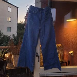 Vida jeans - Vida jeans från weekday. Passar dig som är runt 160cm. Frakt tillkommer 