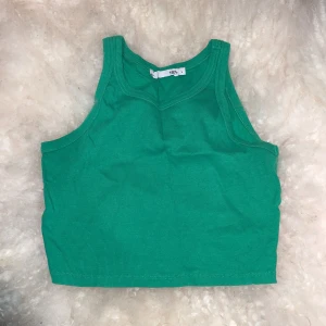 Topp - Kroppad topp från lager 157. 