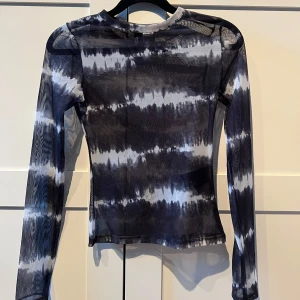 Svart see through topp - Topp see through 