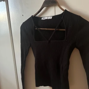 Zara topp - Använd några gånger, funkar till allt. Super bekväm 