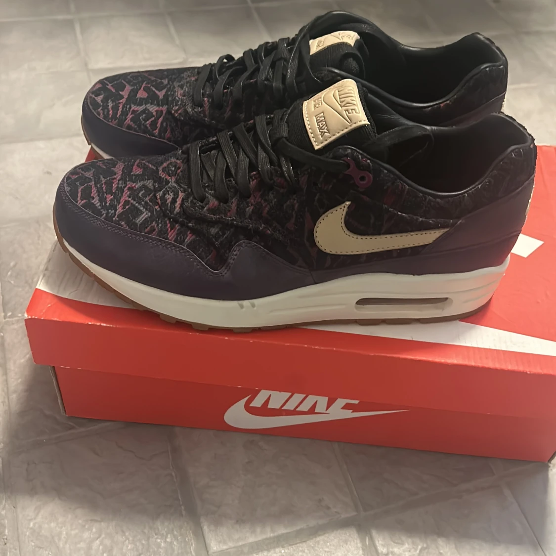 Nike Air Max 1 CMFT PRM Tape - 90