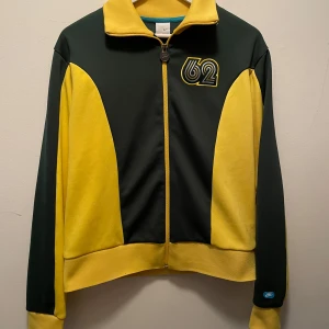 Track jacka  - Nike track jacka i väldigt bra skick -  strl L 