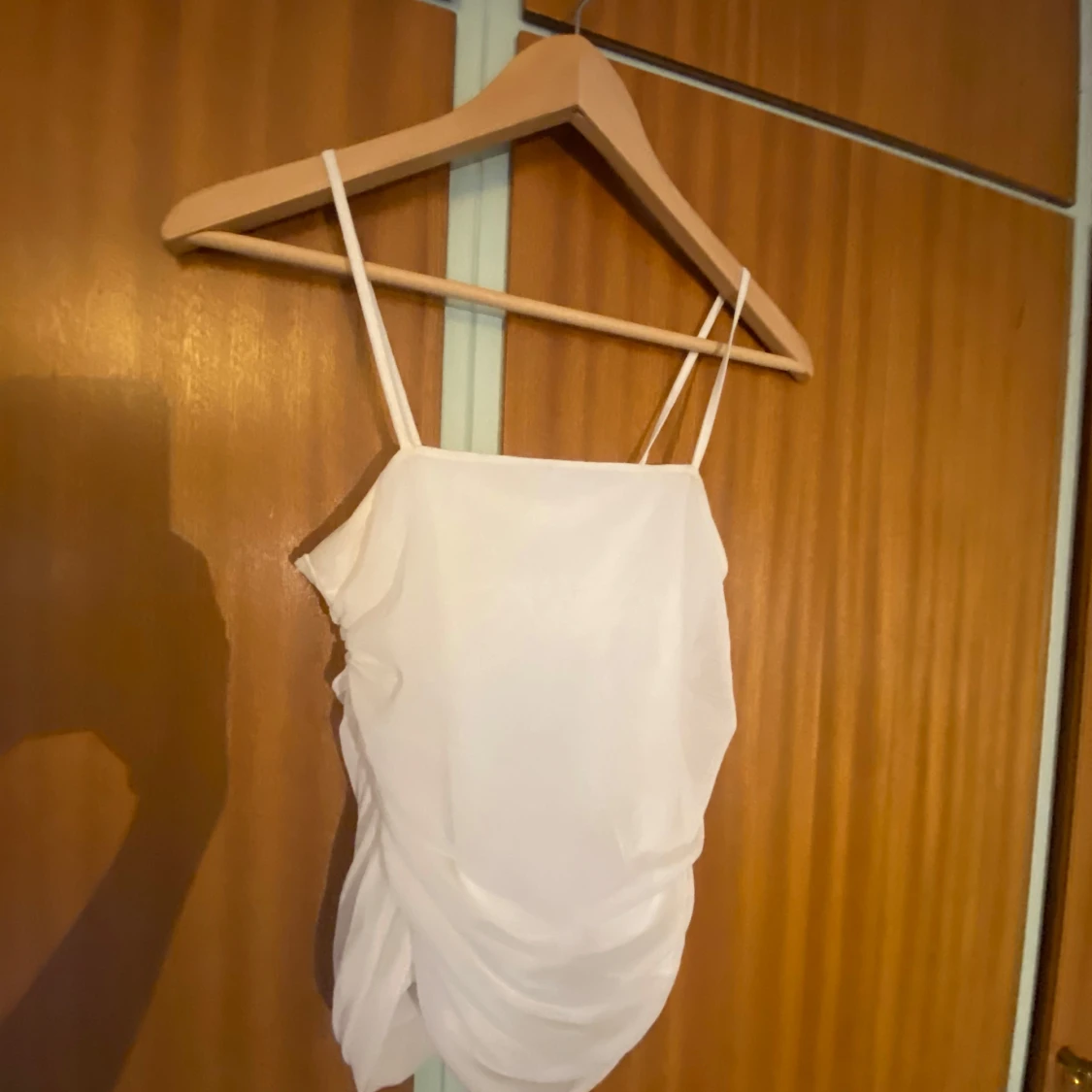 vit mesh tub topp från gina young