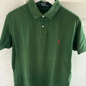 Ralph Lauren pike  - Storlek M  Skick 8/10 Inga defekter. 