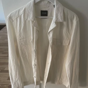 Overshirt  - Använd 1 gång så bra skick!!