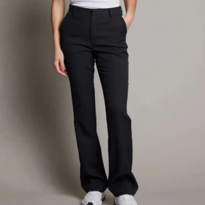 Kostymbyxor från Bikbok💗 - Använda men inget som syns på dom! 