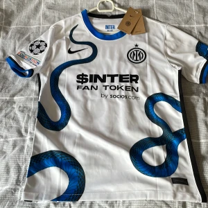 inter tröja  - perfekt skick helt ny 