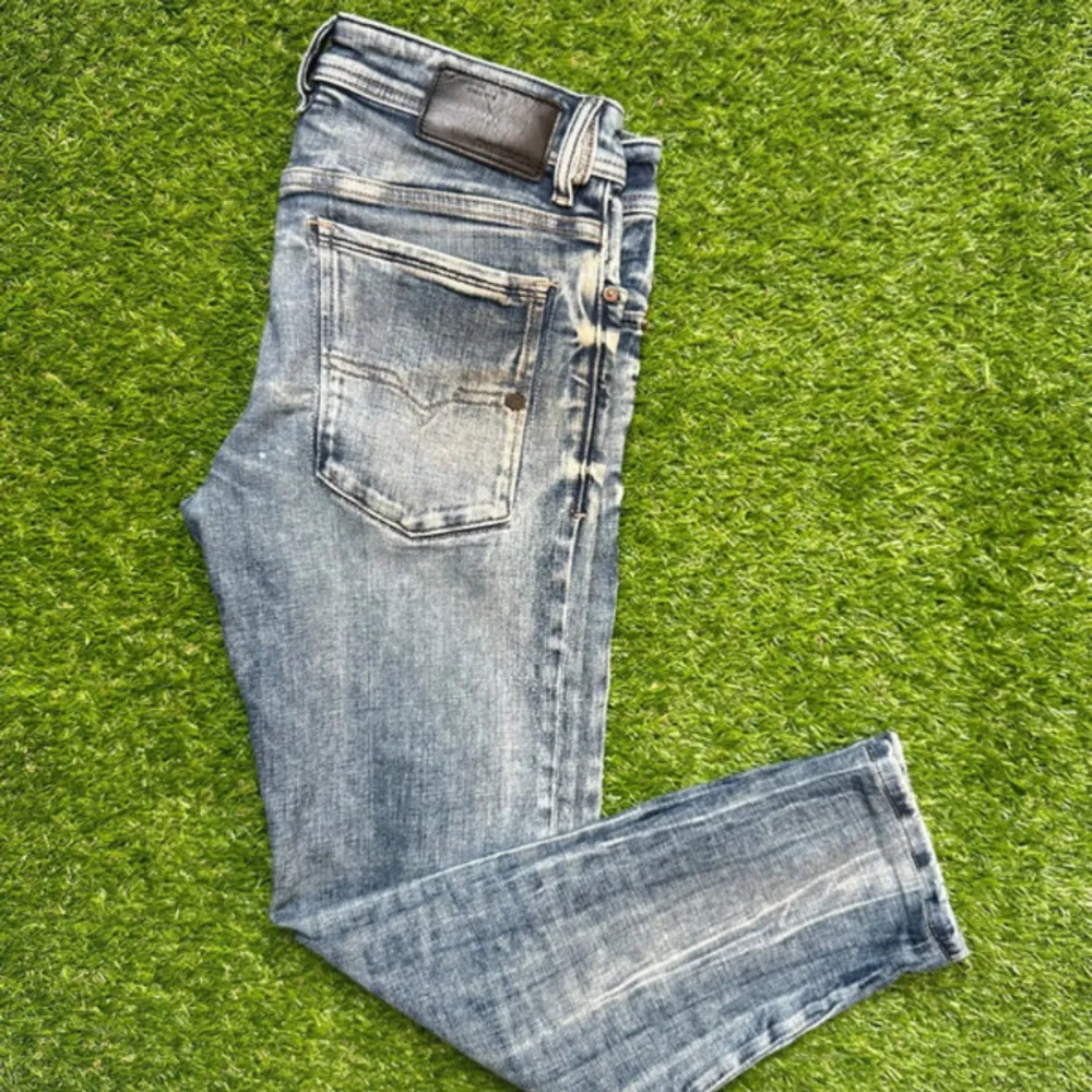 Säljer mina feta Diesel Jeans med Slim fit passform. Storlek 31/30. Skicket är bra 8/10. Skriv vid minsta fundering!! . Jeans & Byxor.