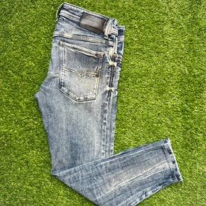 Diesel Jeans  - Säljer mina feta Diesel Jeans med Slim fit passform. Storlek 31/30. Skicket är bra 8/10. Skriv vid minsta fundering!! 