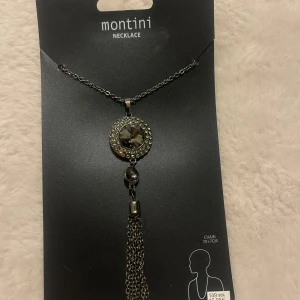 Halsband  - Säljer en ny halsband, priset går att diskutera.