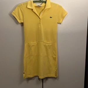 Klänning  - Klänning från Lacoste i storlek 36