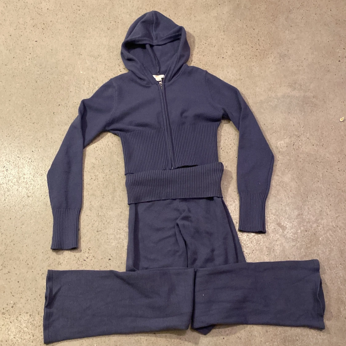 Soft knitted set mörkblå