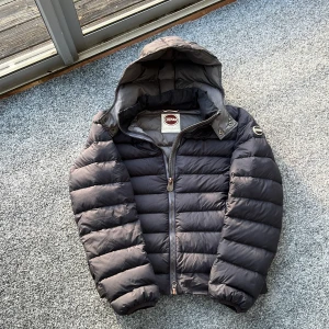 Colmar jacka - Säljer denna sjukt snygga colmar jackan! Storlek s. Skick 7/10 . Hör av dig vid minsta fundering 🙌