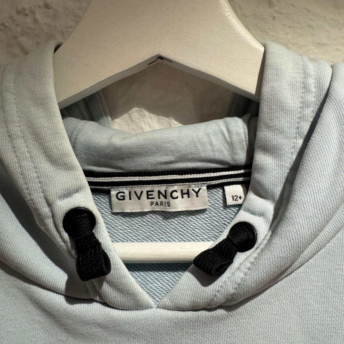 Ljusblå hoodie från Givenchy - 2