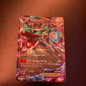 Pokémon kort - Säljer Rayquaza EX för 250kr eftersom att det är lite skadat på baksidan. Detta kortet kan få upp mot 1500USD  Säljer Registeel EX 18000hp för 350kr  Köp båda för 550kr