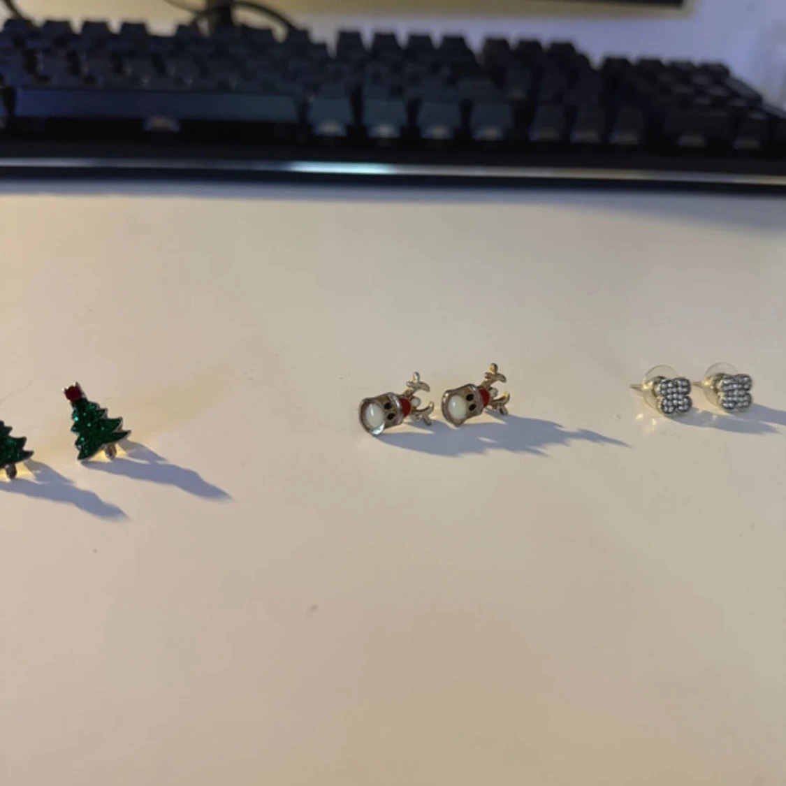 Smyckeset med armband och örhängen - 1