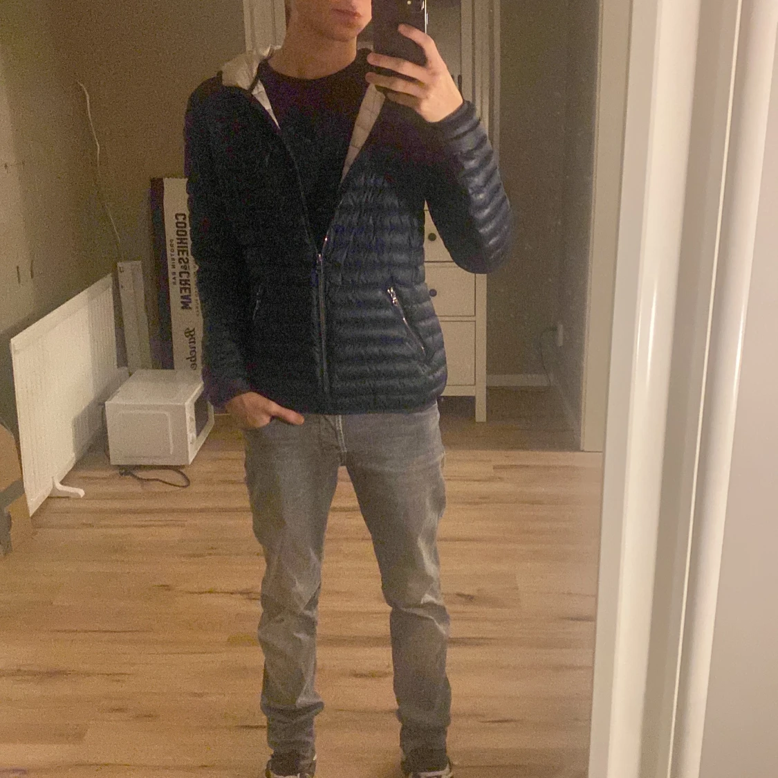 Mörkblå pufferjacka från Colmar