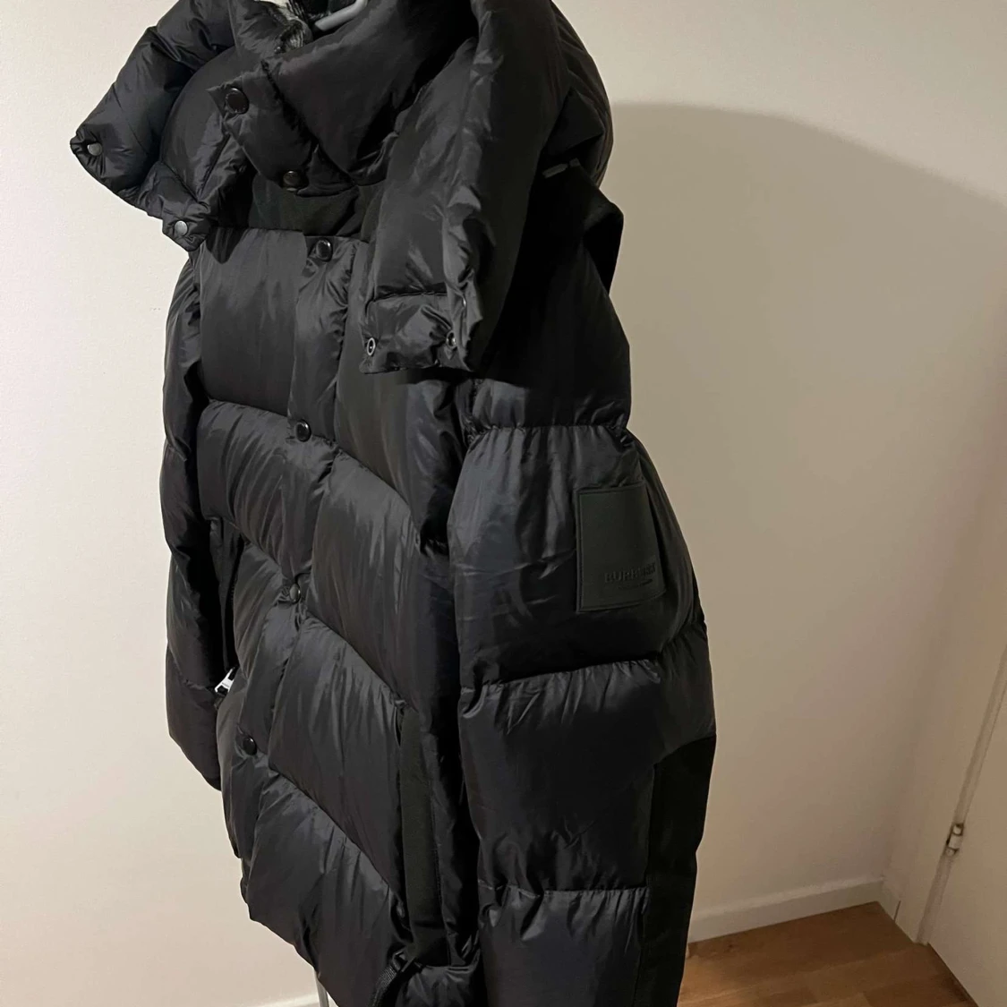 Svart dunjacka från Burberry - 91