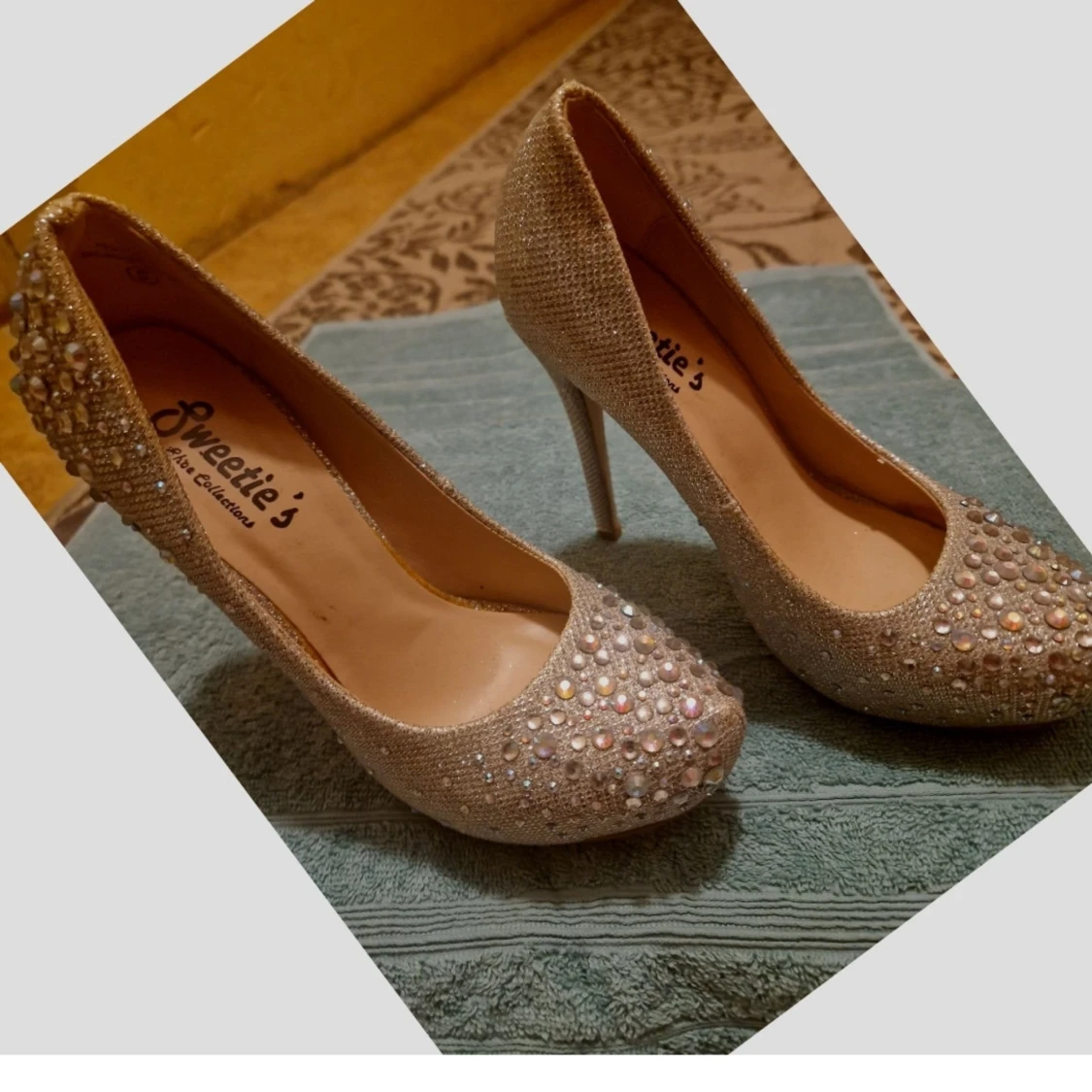 Glittriga pumps från Sweetie's - 90