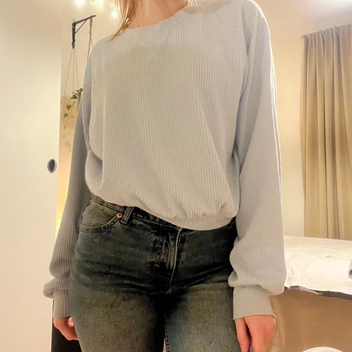 Ljusblå ribbad tröja