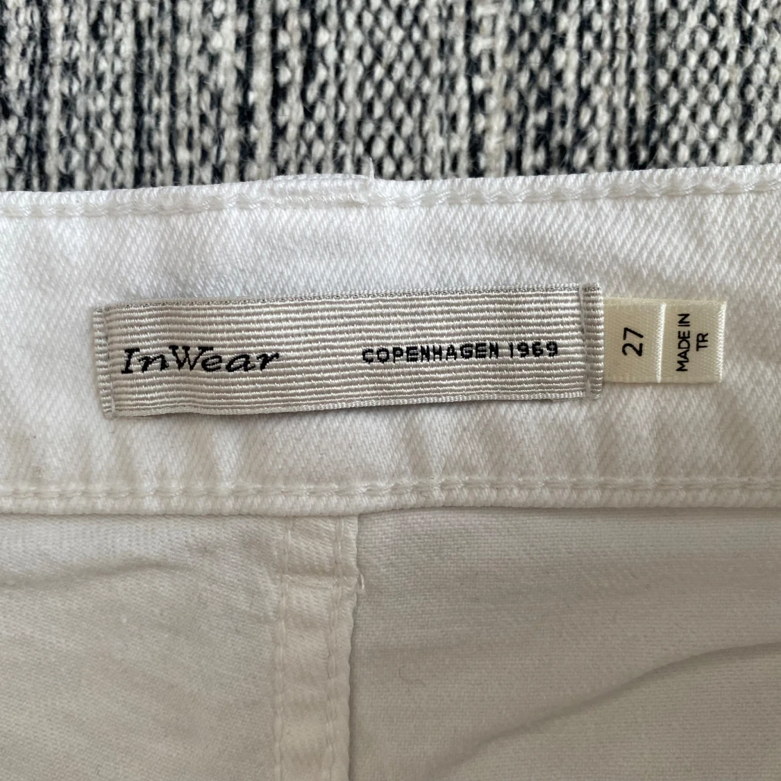 Nya vita jeans i strl W27 från Inwear, modell Katelin/W straight jeans - 90