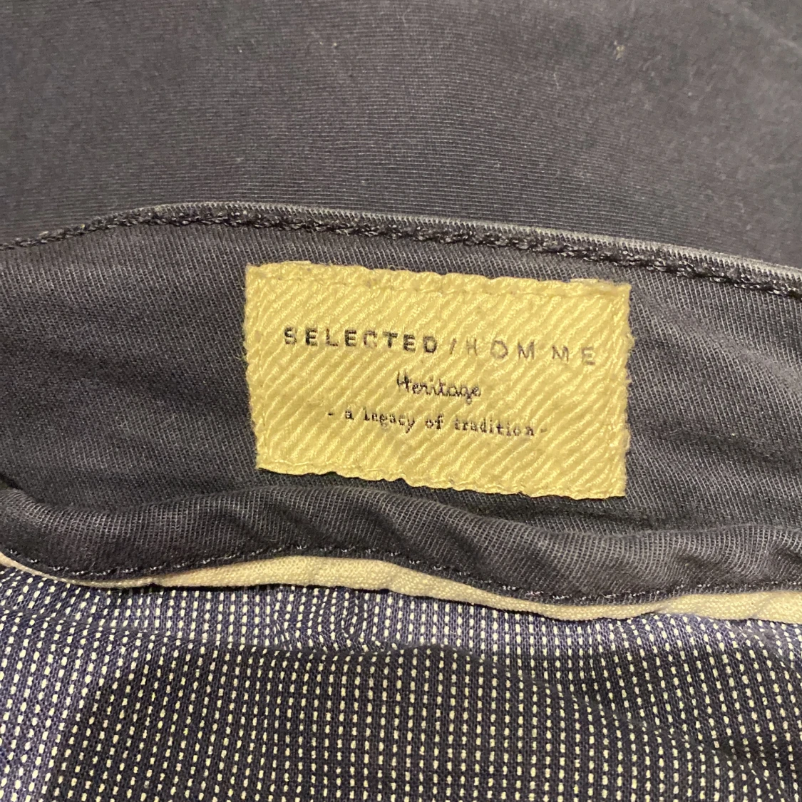 Mörkblå chinos från Selected Homme - 92