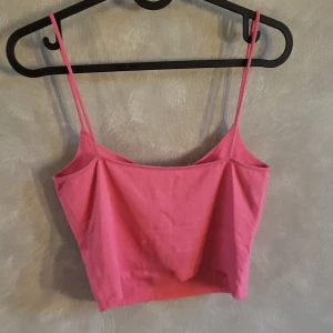 Rosa topp - Rosa topp, saknar lapp men jag tror det är storlek S. 
