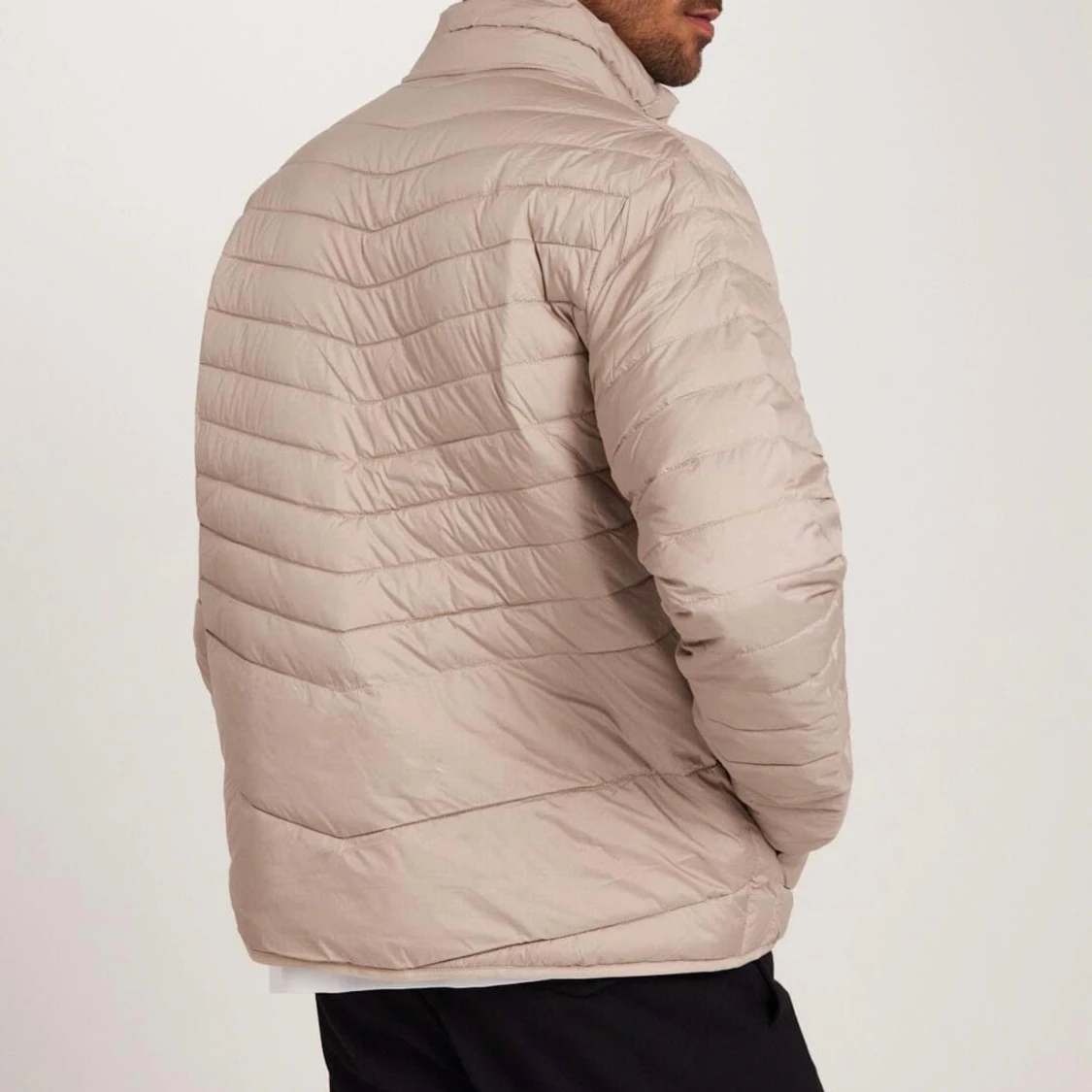 Beige pufferjacka helt ny oanvänd  - 91