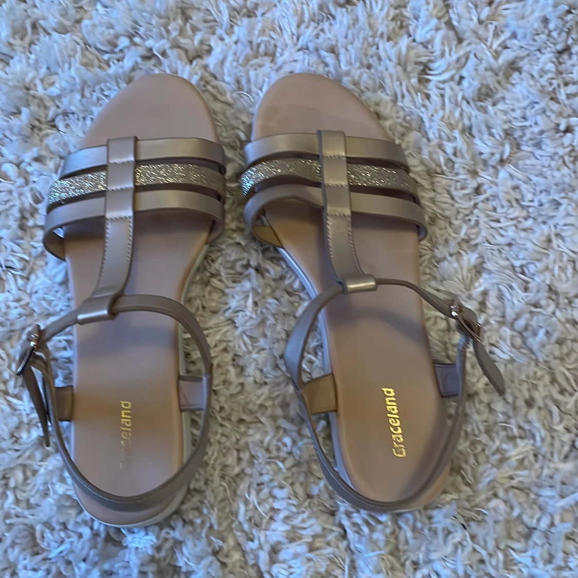 Glittriga sandaler från Grace Land - 90