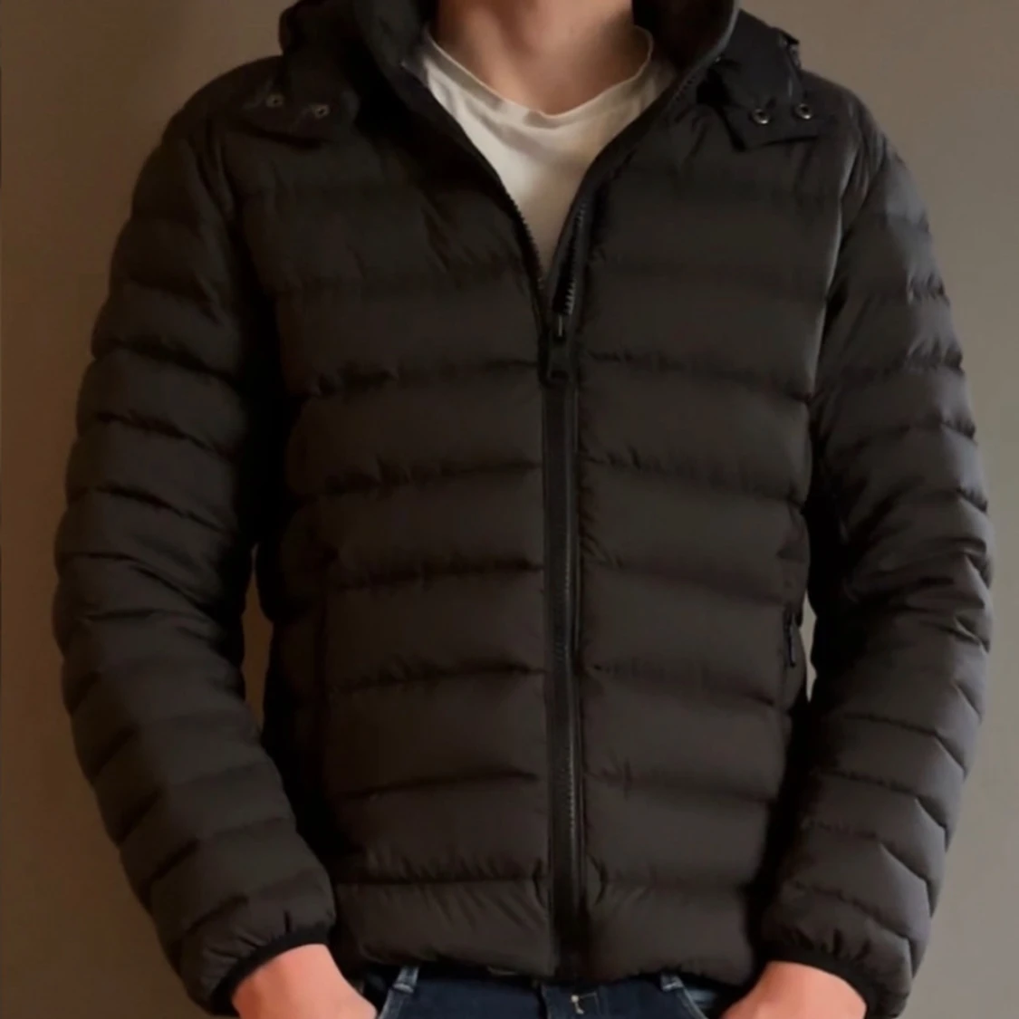 Svart pufferjacka från Colmar