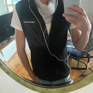 Svart väst - Svart väst som är skitsnygg till hösten!!!