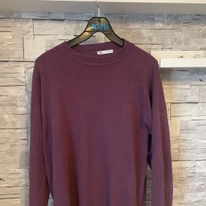 Zara tröja Lila / Vinröd  - Lila / Vinröd tröja från Zara 
