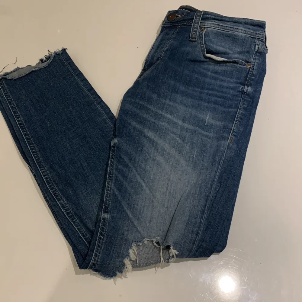 Ett par riktigt feta jack&jones. Säljer de eftersom att de var för små på mig. De är i storlek 28/30. Säljer de eftersom de är för små på mig. Pris kan diskuteras.. Jeans & Byxor.