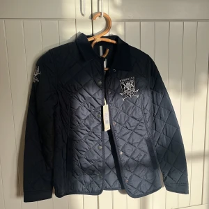 Jacka - Superfin jacka, helt oanvänd. Nypris 1799kr. 