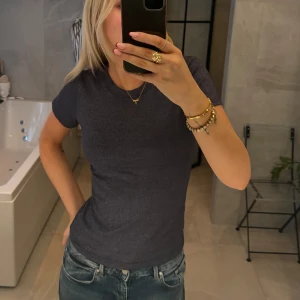 Glittrig tshirt - Söt glittrig tshirt 🫶🏼