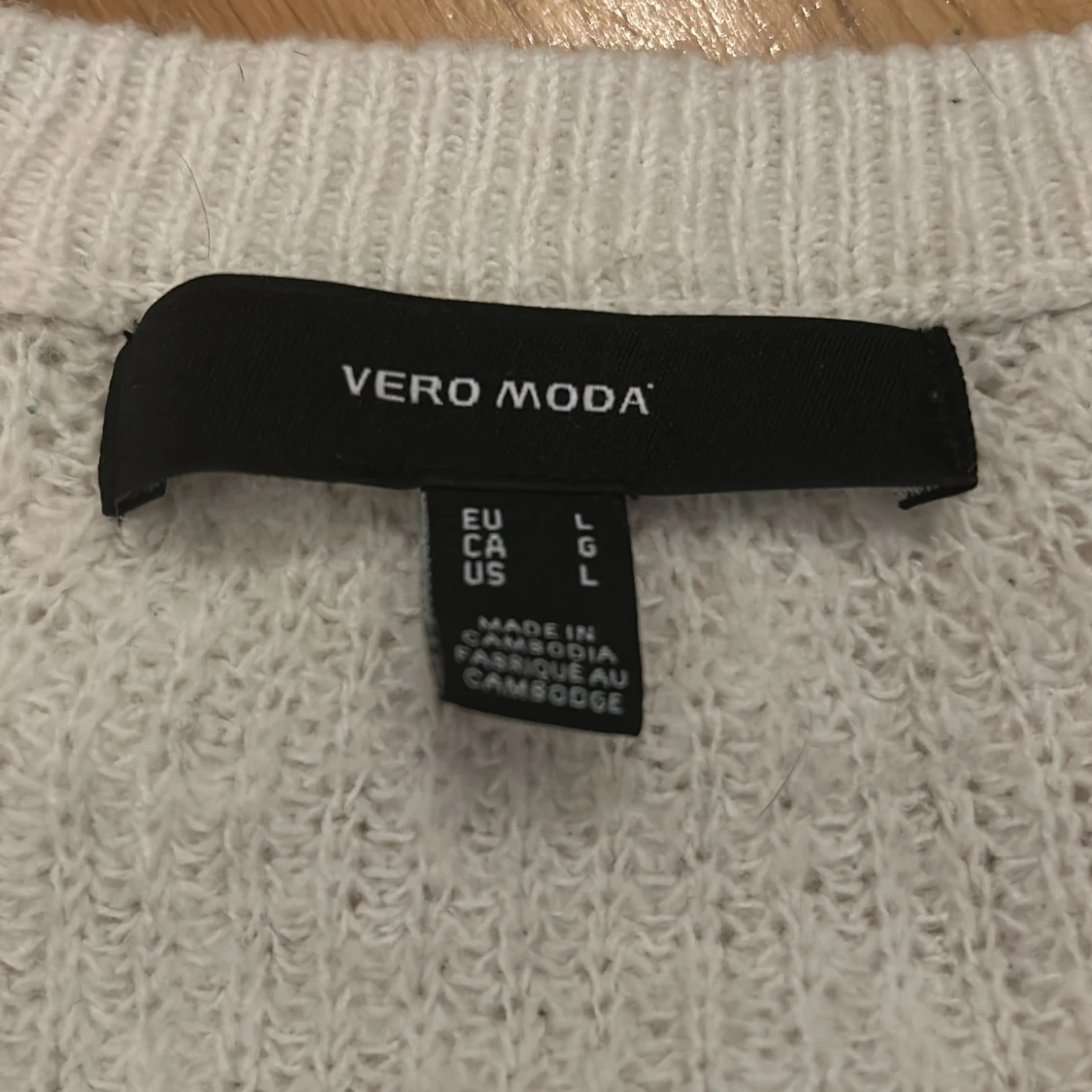 Vit stickad tröja från Vero Moda - 90