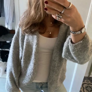 Kofta Lindex  - Jätte fin kofta från Lindex 💗Bilderna är lånade från gamla ägaren💘pris kan diskuteras 